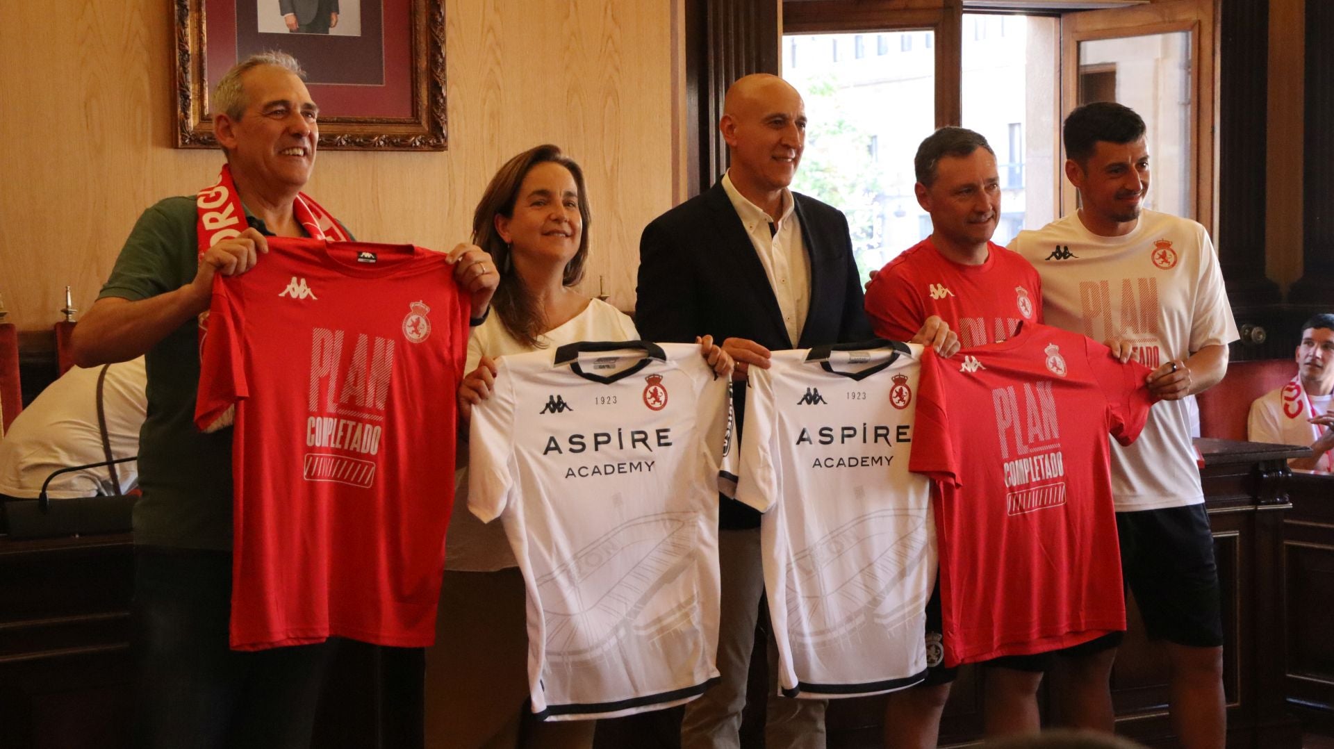 La rúa y recepción en San Marcelo de la Cultural, en imágenes