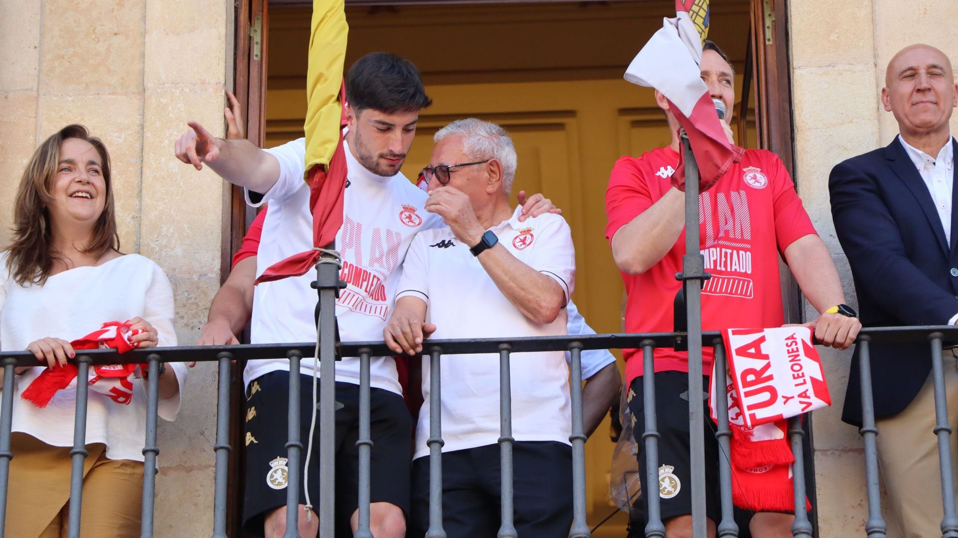 La rúa y recepción en San Marcelo de la Cultural, en imágenes