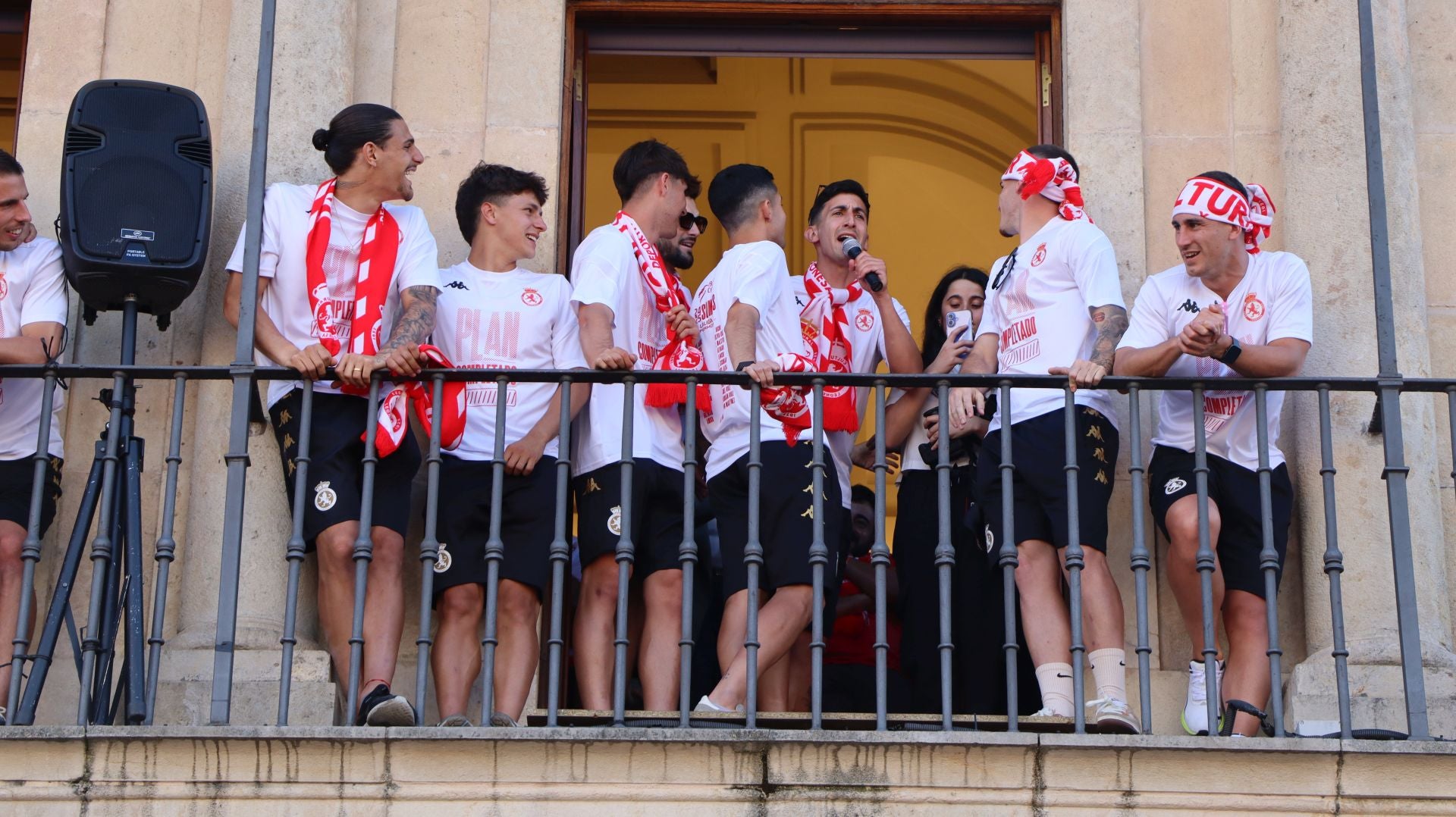 La rúa y recepción en San Marcelo de la Cultural, en imágenes