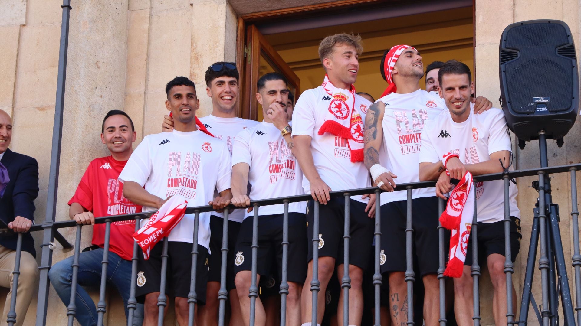 La rúa y recepción en San Marcelo de la Cultural, en imágenes