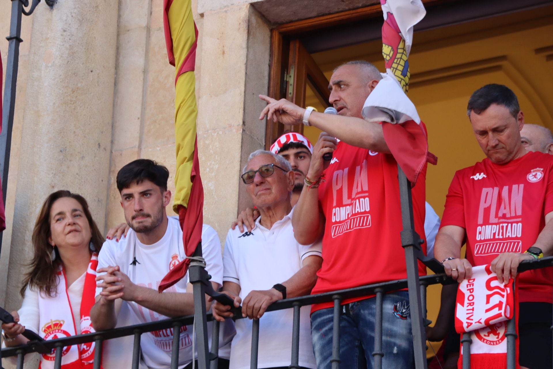 La rúa y recepción en San Marcelo de la Cultural, en imágenes