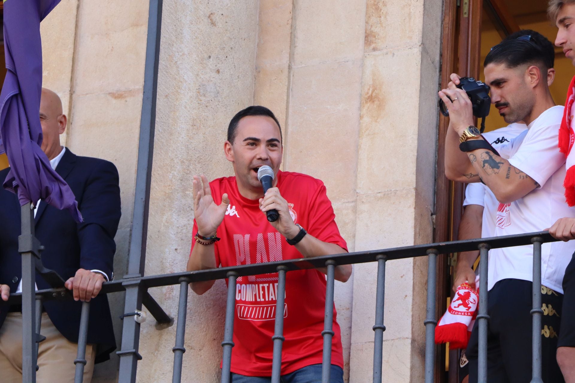 La rúa y recepción en San Marcelo de la Cultural, en imágenes