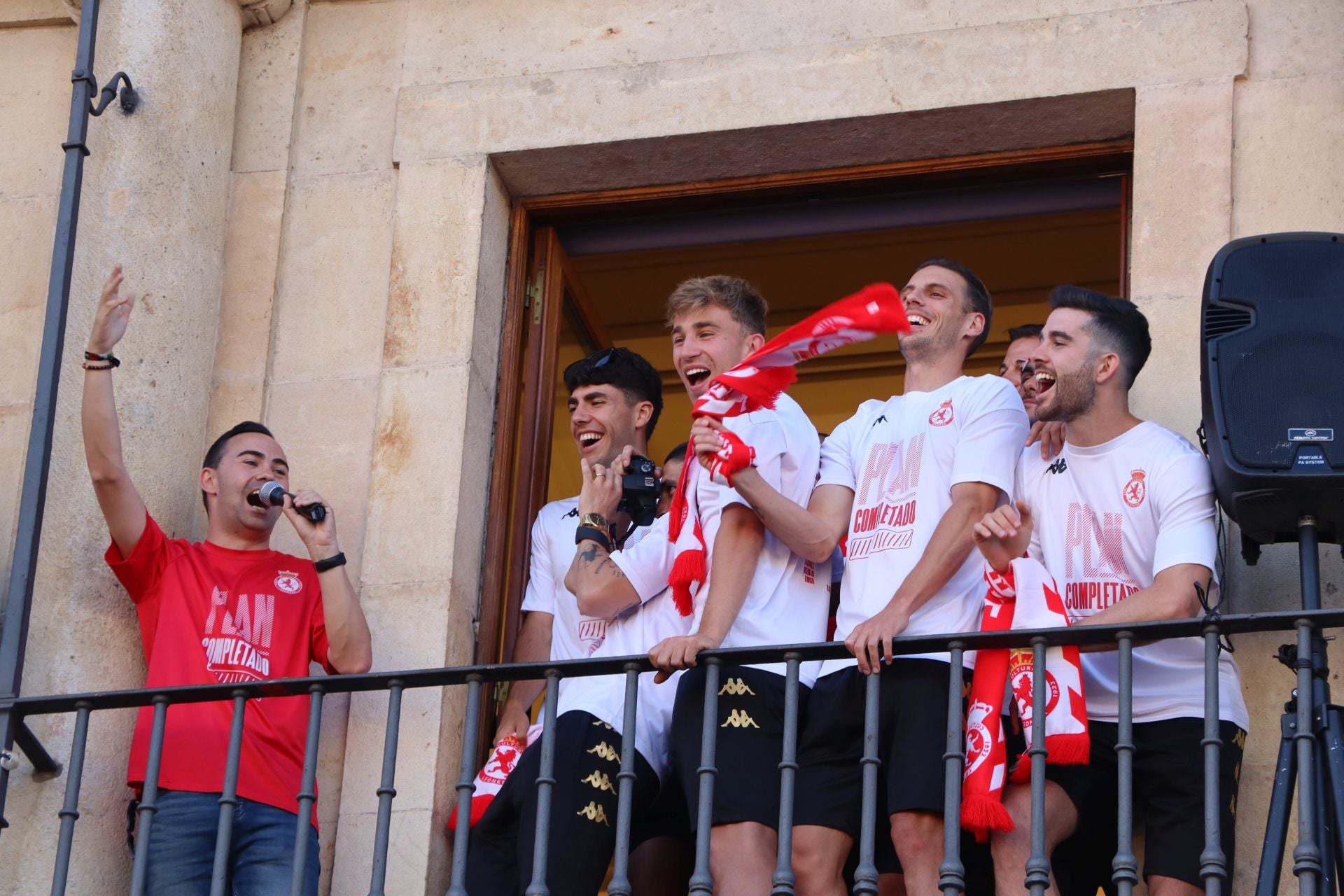 La rúa y recepción en San Marcelo de la Cultural, en imágenes