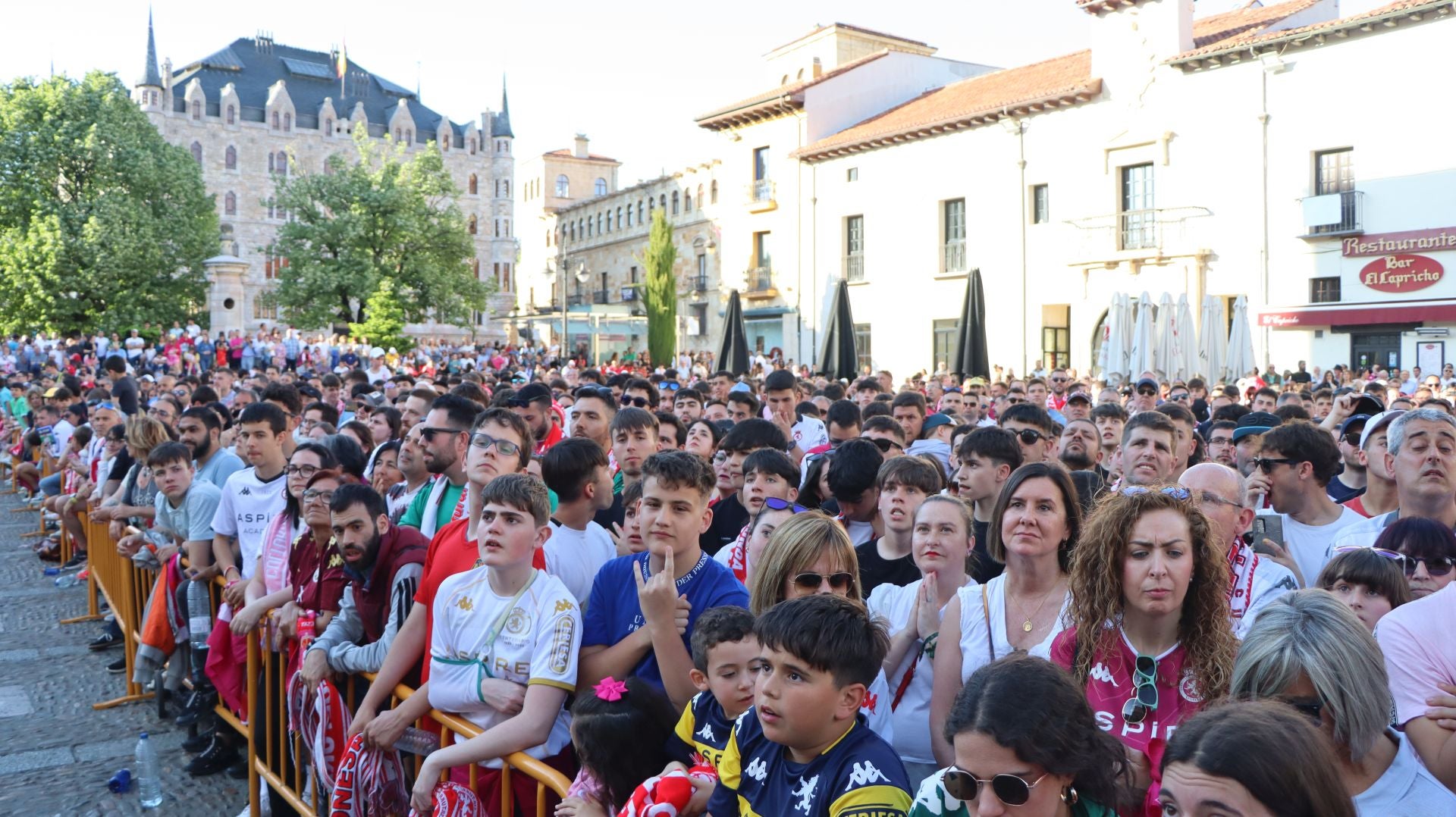 La rúa y recepción en San Marcelo de la Cultural, en imágenes
