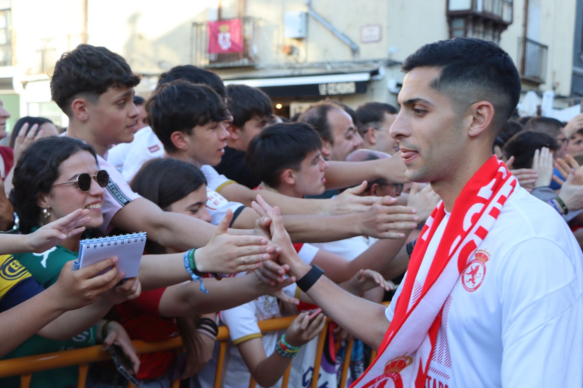 La rúa y recepción en San Marcelo de la Cultural, en imágenes