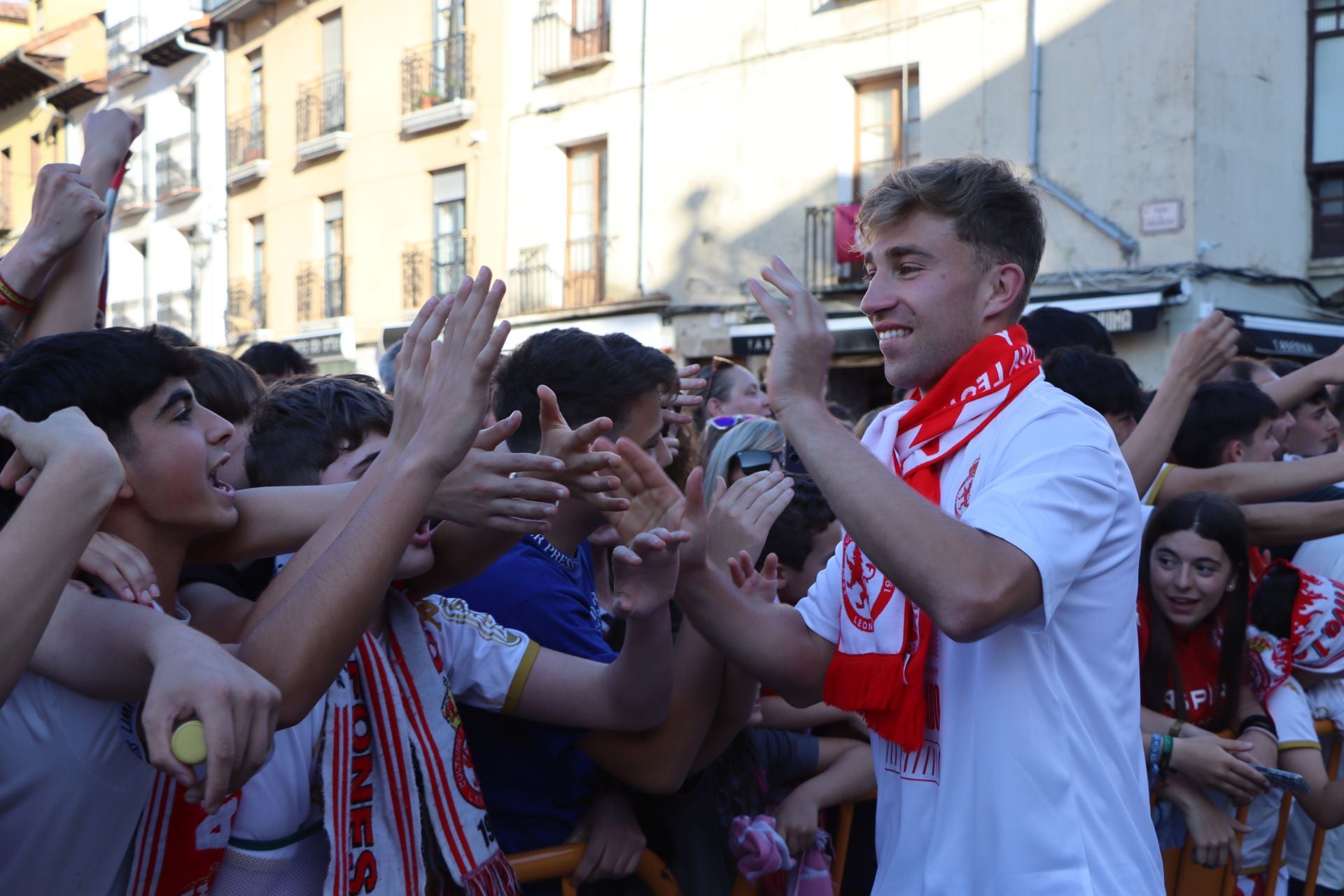 La rúa y recepción en San Marcelo de la Cultural, en imágenes