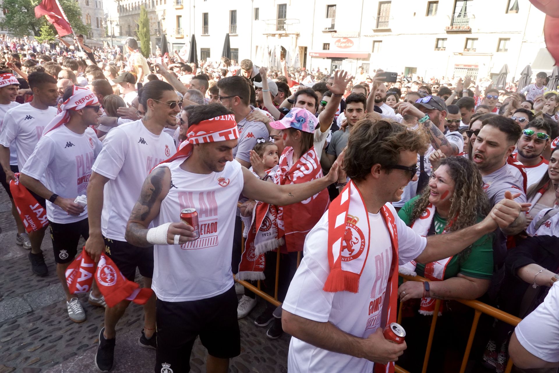 La rúa y recepción en San Marcelo de la Cultural, en imágenes