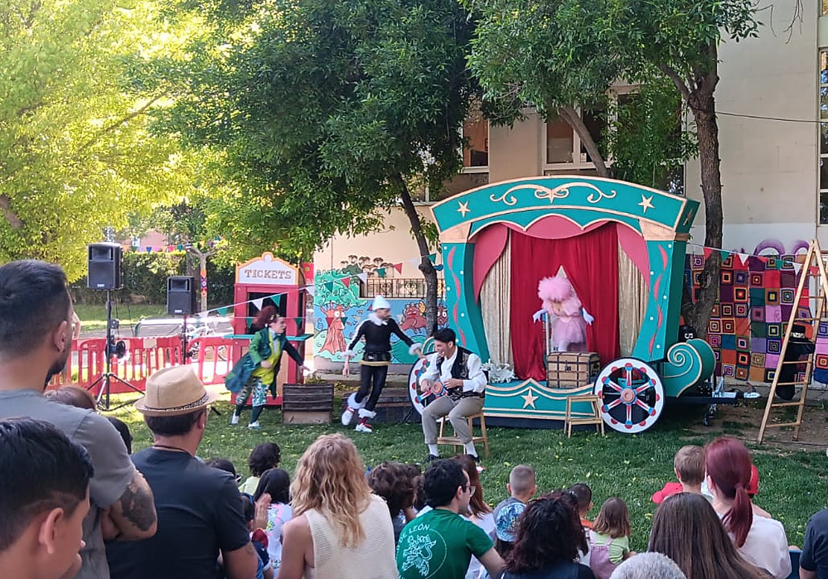 Decenas de asistentes se dieron cita en el Festival Internacional del Circo de Villaquilambre