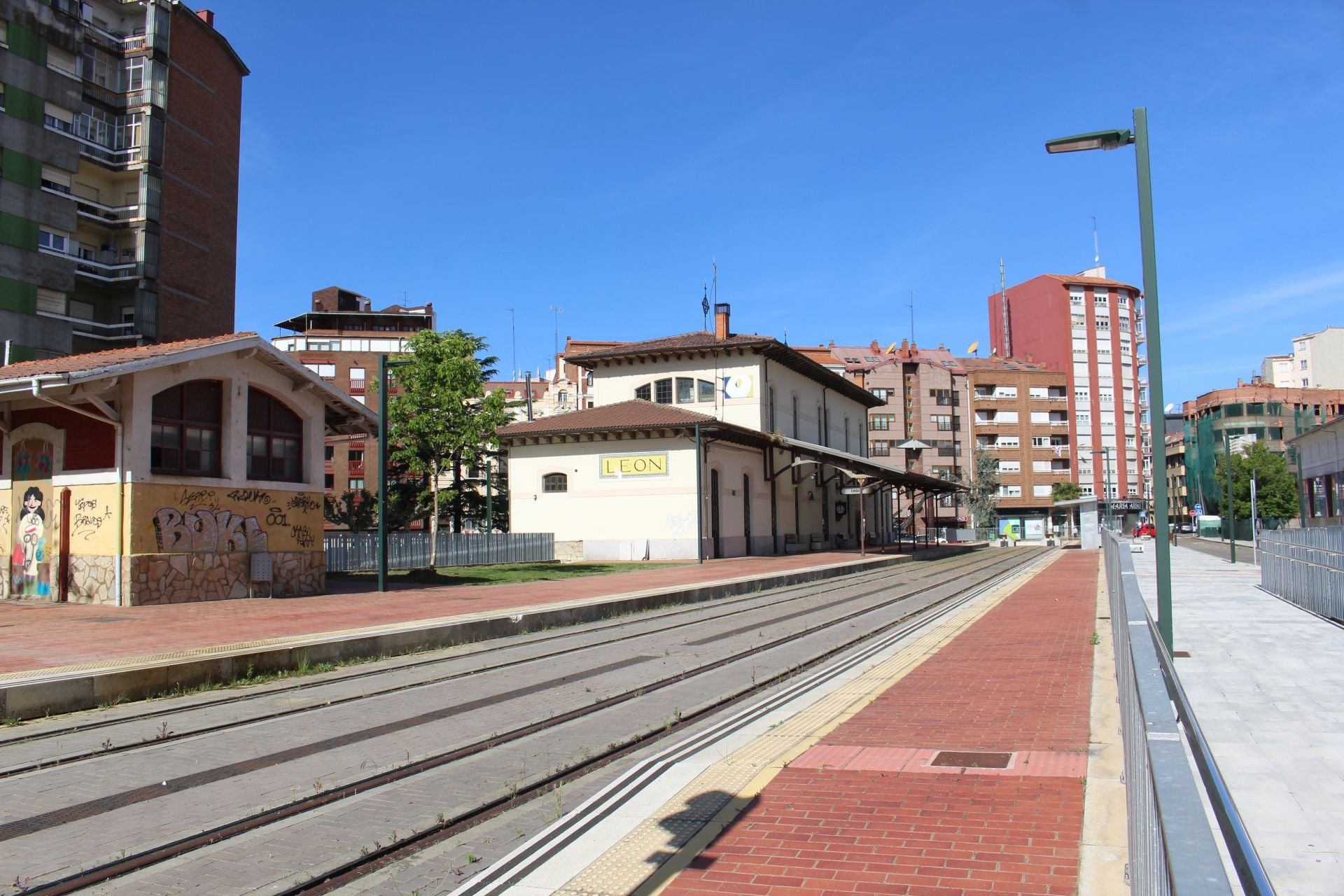 El entorno de Feve en León abre al tráfico