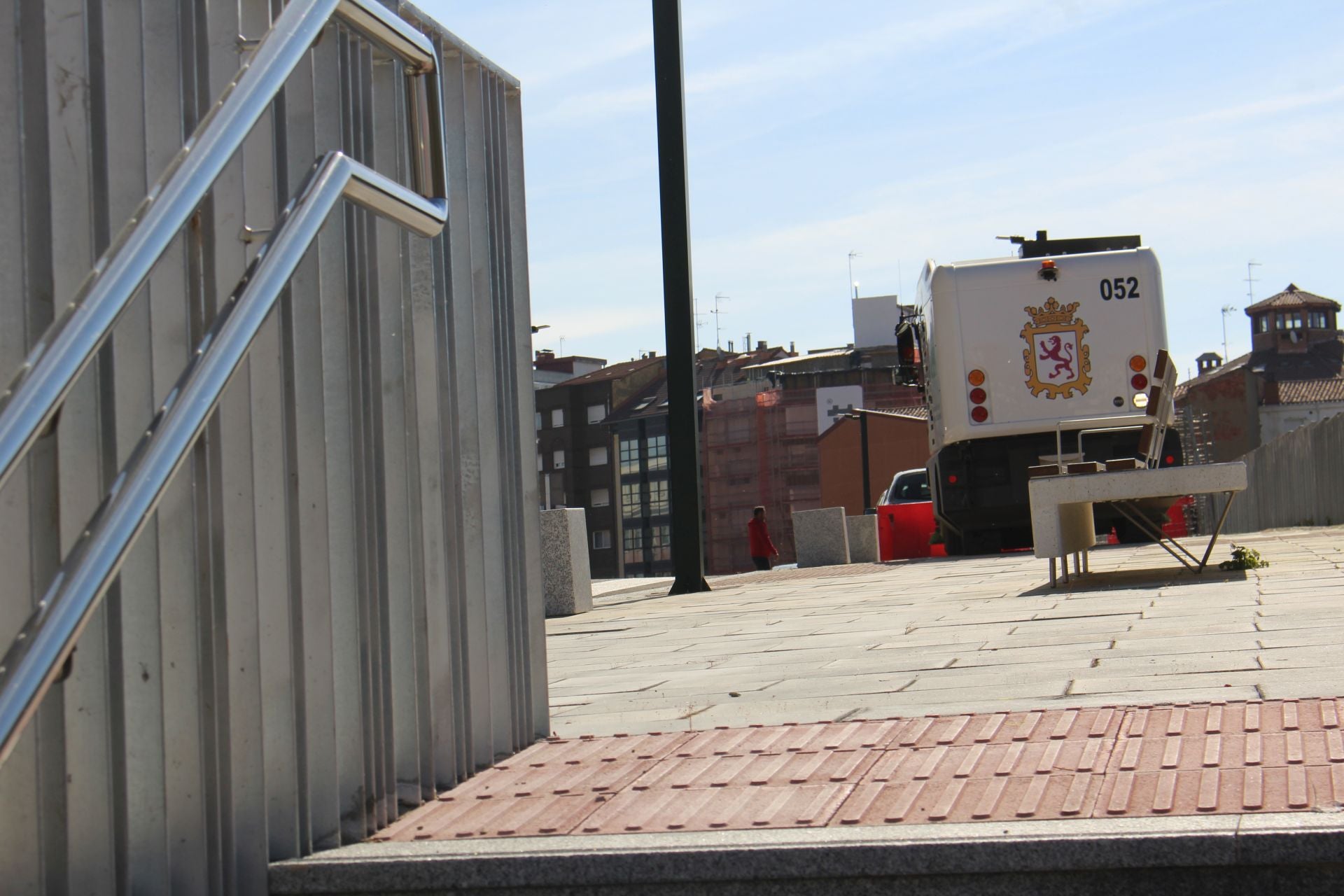 El entorno de Feve en León abre al tráfico