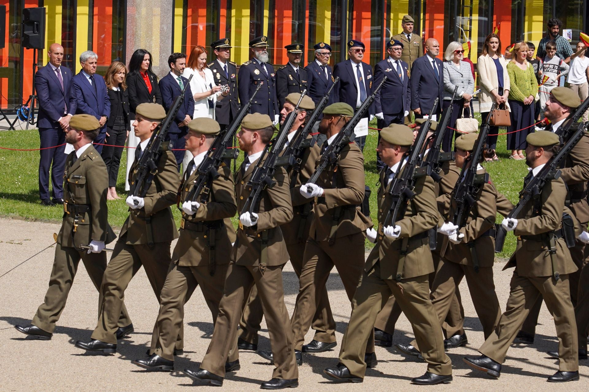 Las imágenes del Día de las Fuerzas Armadas en León
