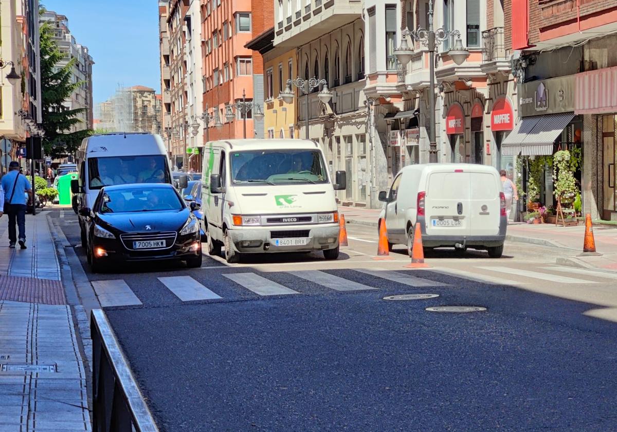 Atascos en una de las calles afectadas.