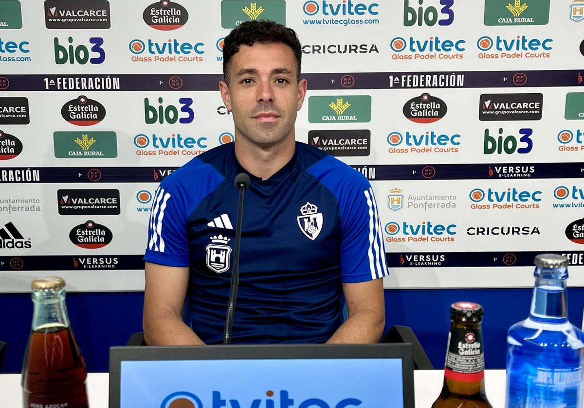 Álvaro Bustos.