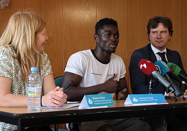 Carime Cisse, exresidente del Chalet de Pozo, en la rueda de prensa.