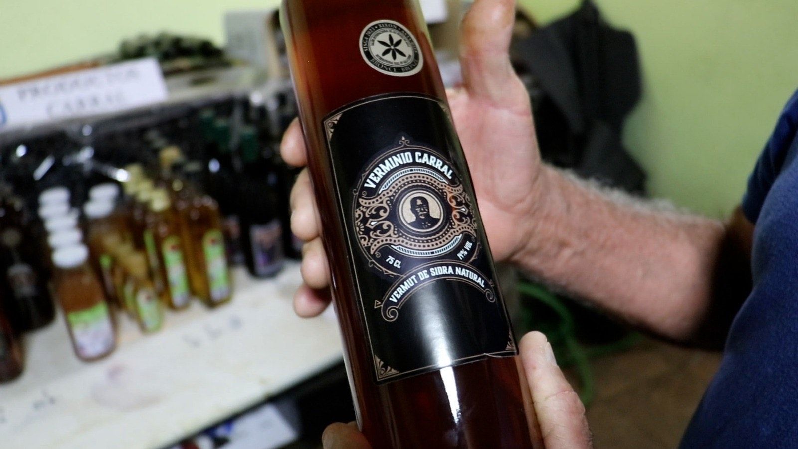 El vrmut de Herminio Carral surgió durante la pandemia, y lo comercializa desdehace más de cinco años