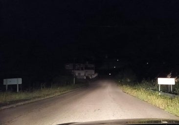 Un rayo impacta contra tres bloques de viviendas en un pueblo de León