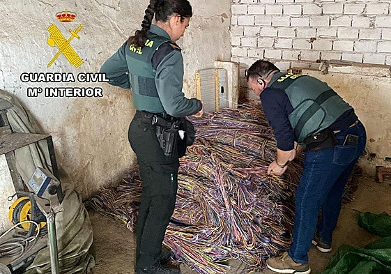 Imagen de la Guardia Civil durante la investigación.