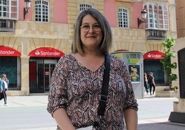 Cristina Alonso Postigo, trabajadora de la oficina de Banco Santander en El Crucero y secretaria general de la sección sindical para esta entidad en CyL de UGT.