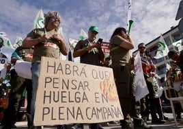 Concentración de CSIF frente al Centro del Fuego en León.