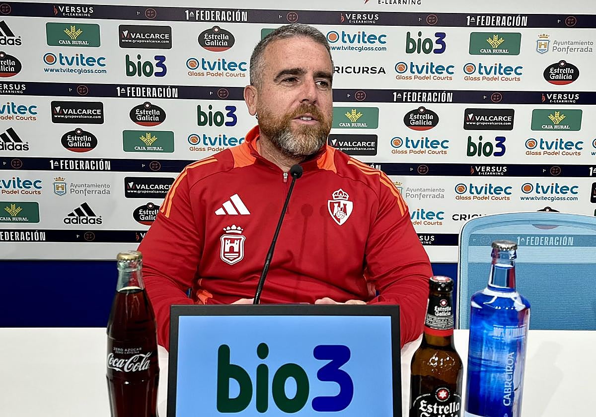 Javi Rey, entrenador de la Deportiva.