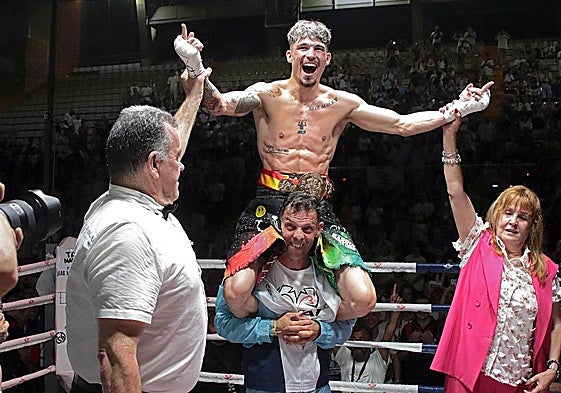 Antonio Barrul celebra su título de campeón de España.