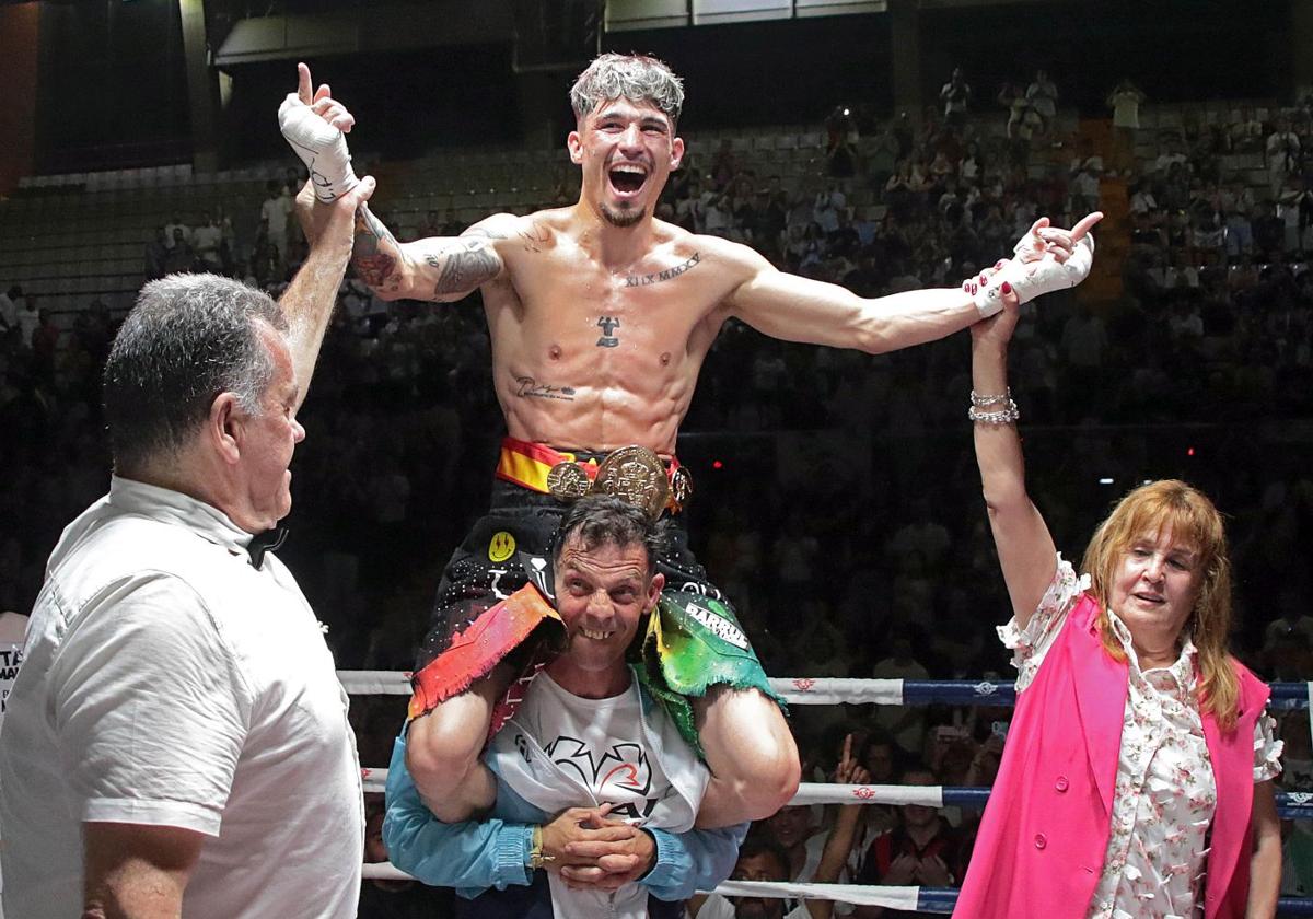 Antonio Barrul celebra su título de campeón de España.