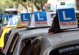 Los meses de junio a septiembre aumenta el número de jóvenes que se matriculan en las autoescuelas