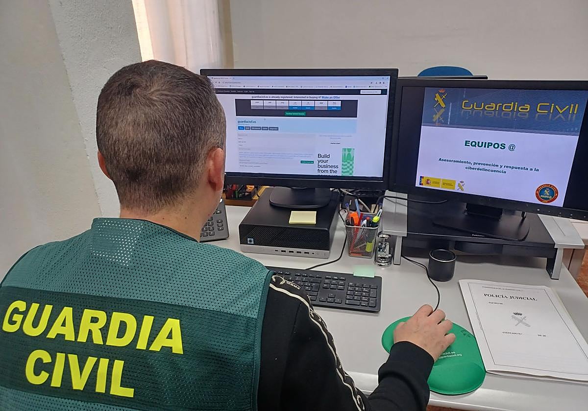 Un agente de la Guardia Civil.