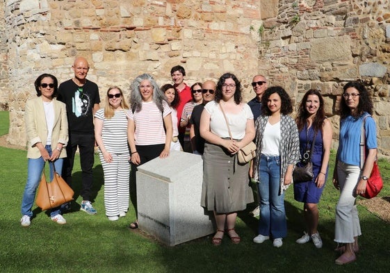 Los alumnos de francés de la Escuela de Idiomas de León en la Era del Moro.