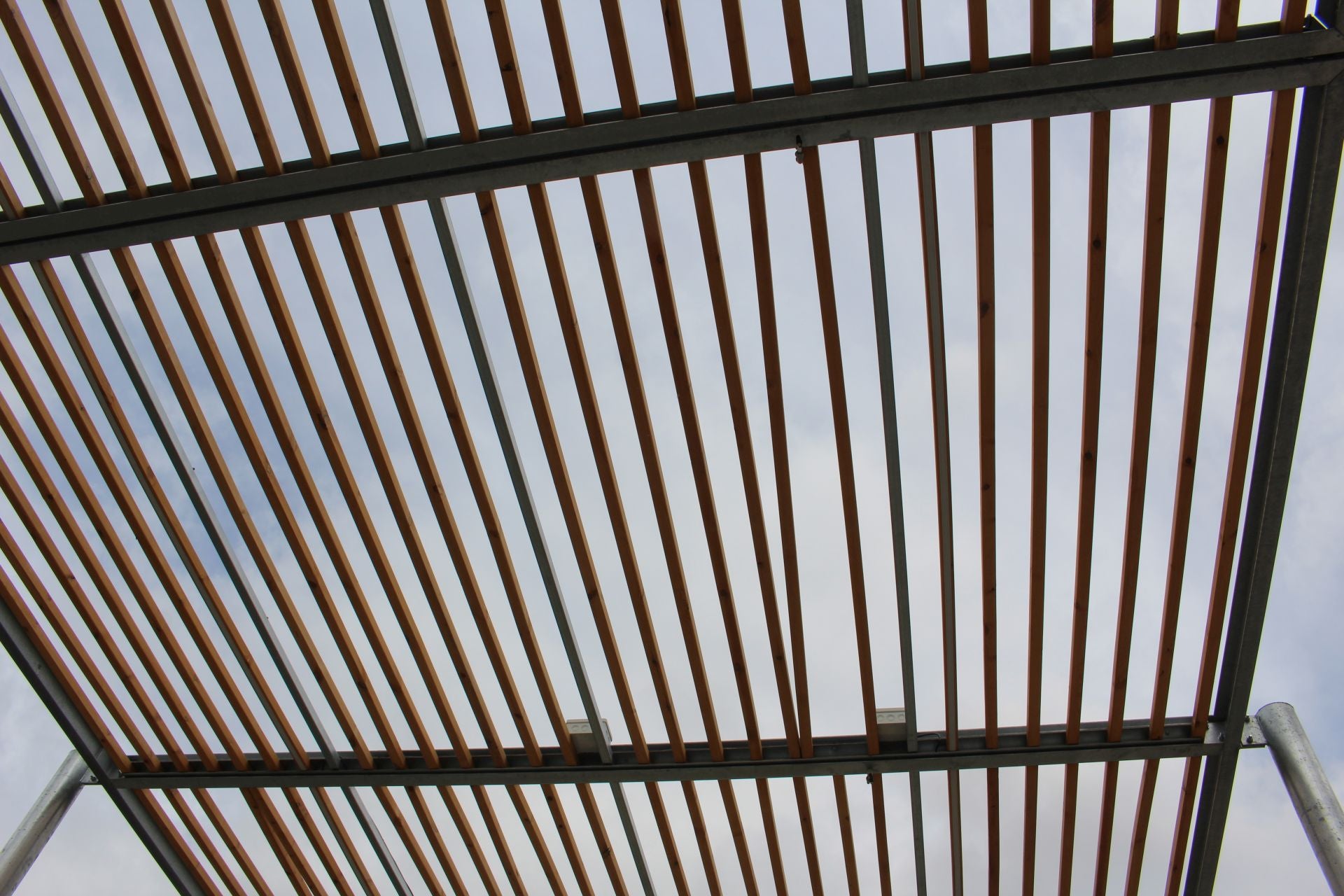 La nueva pérgola bioclimática en Pendones Leoneses