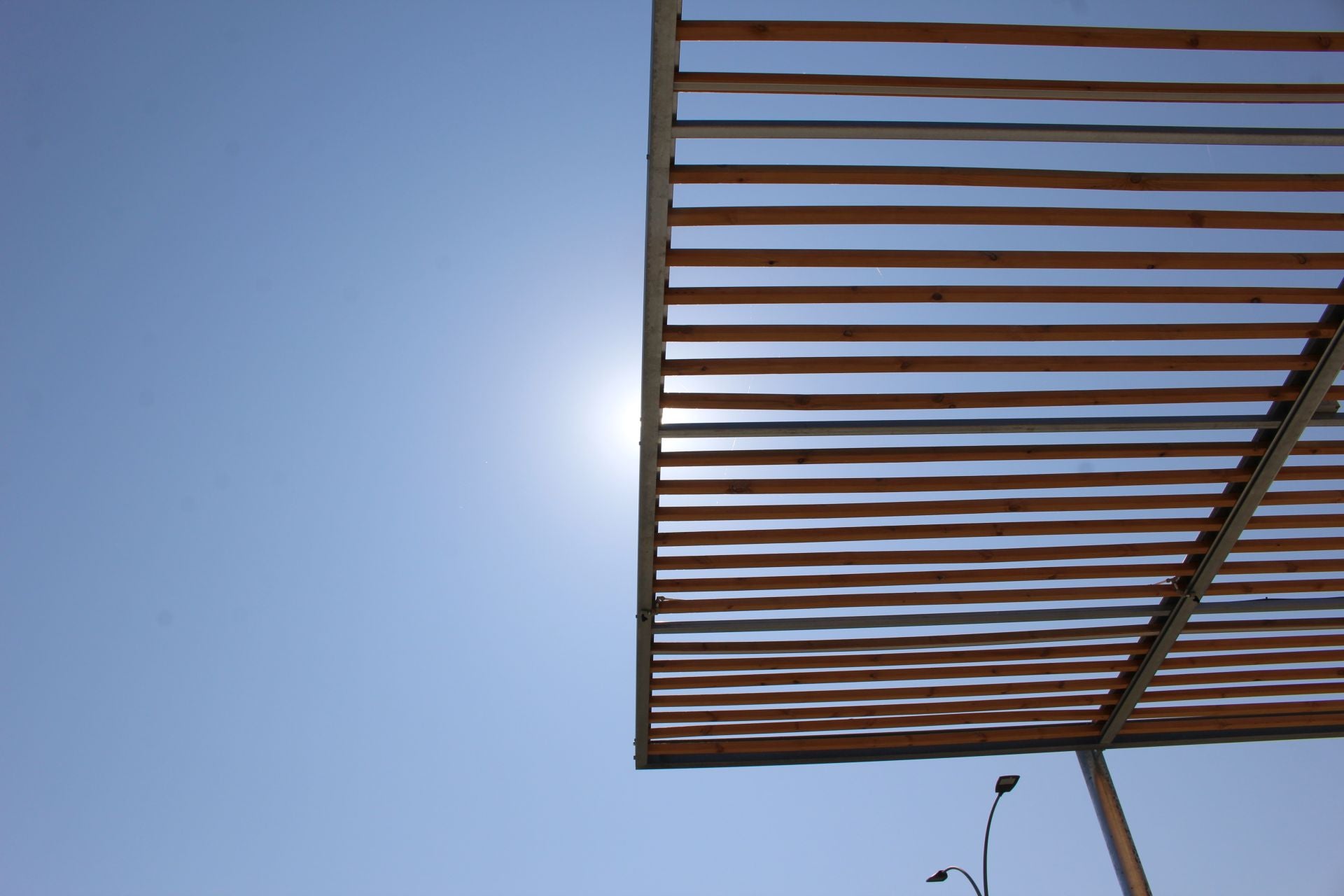 La nueva pérgola bioclimática en Pendones Leoneses