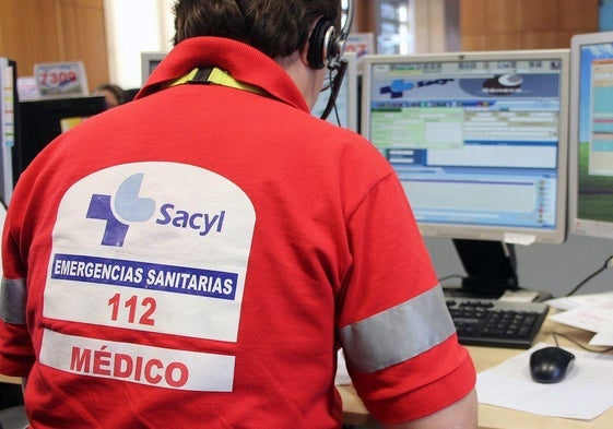 Imagen de archivo de un médico en la sala de emergencias del 112.