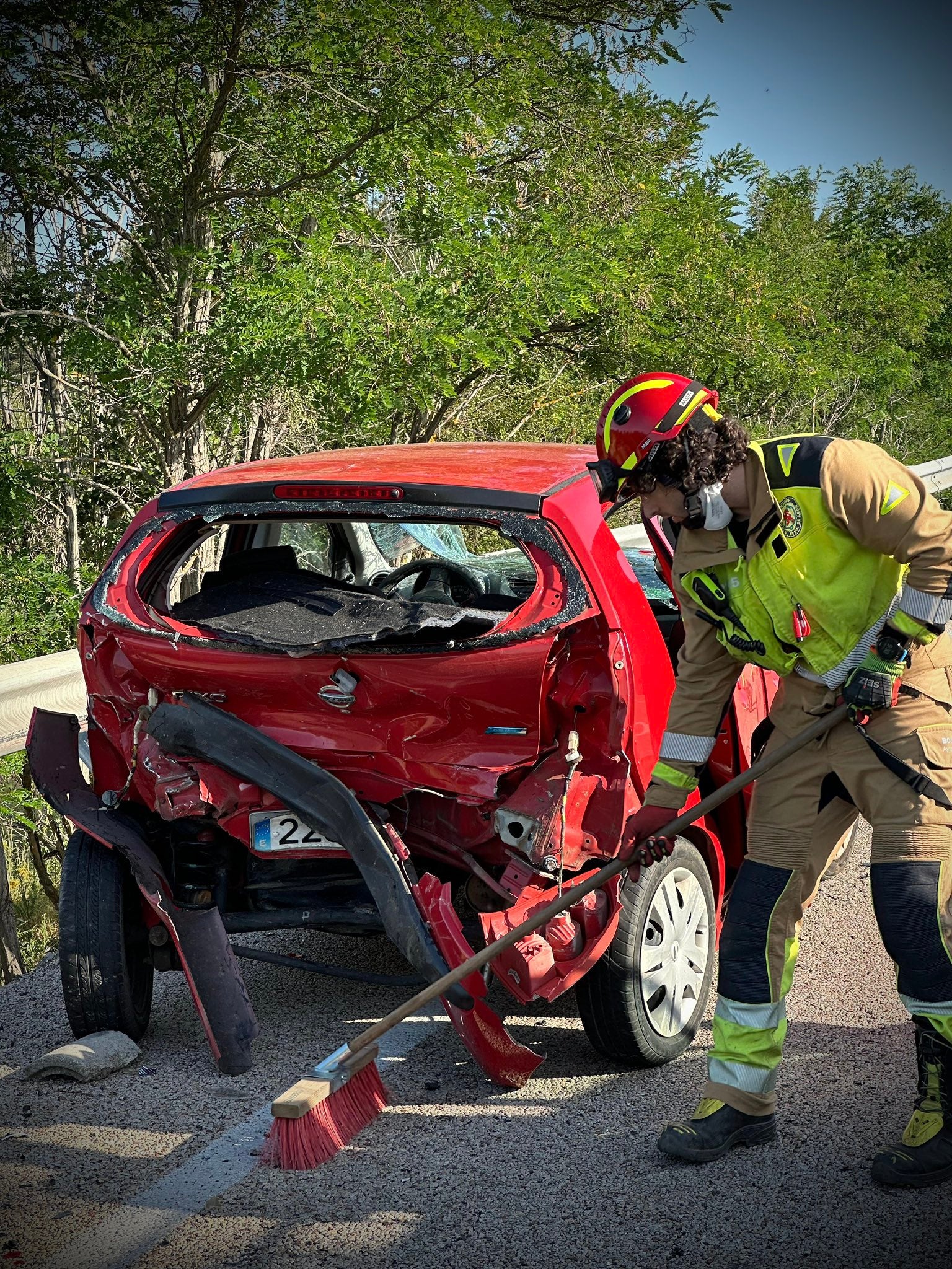 Imagen secundaria 2 - Imágenes del accidente.