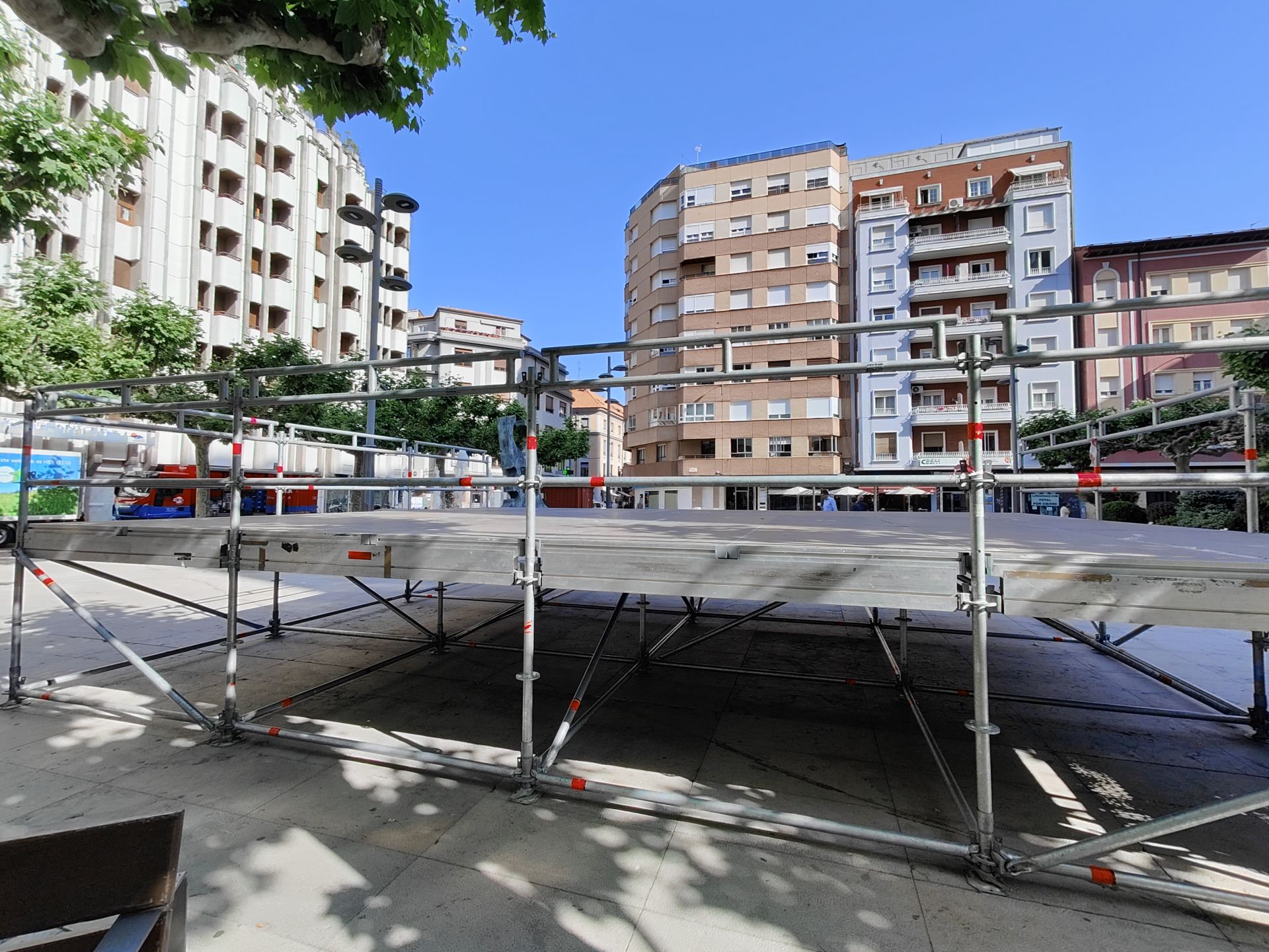 León se prepara para las fiestas de San Juan y San Pedro