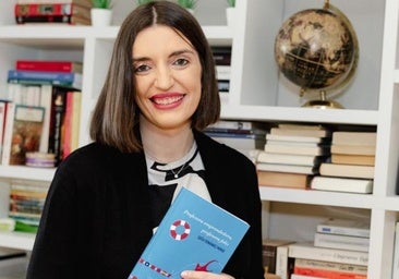 Una joven profesora leonesa presenta su «guía para docentes»