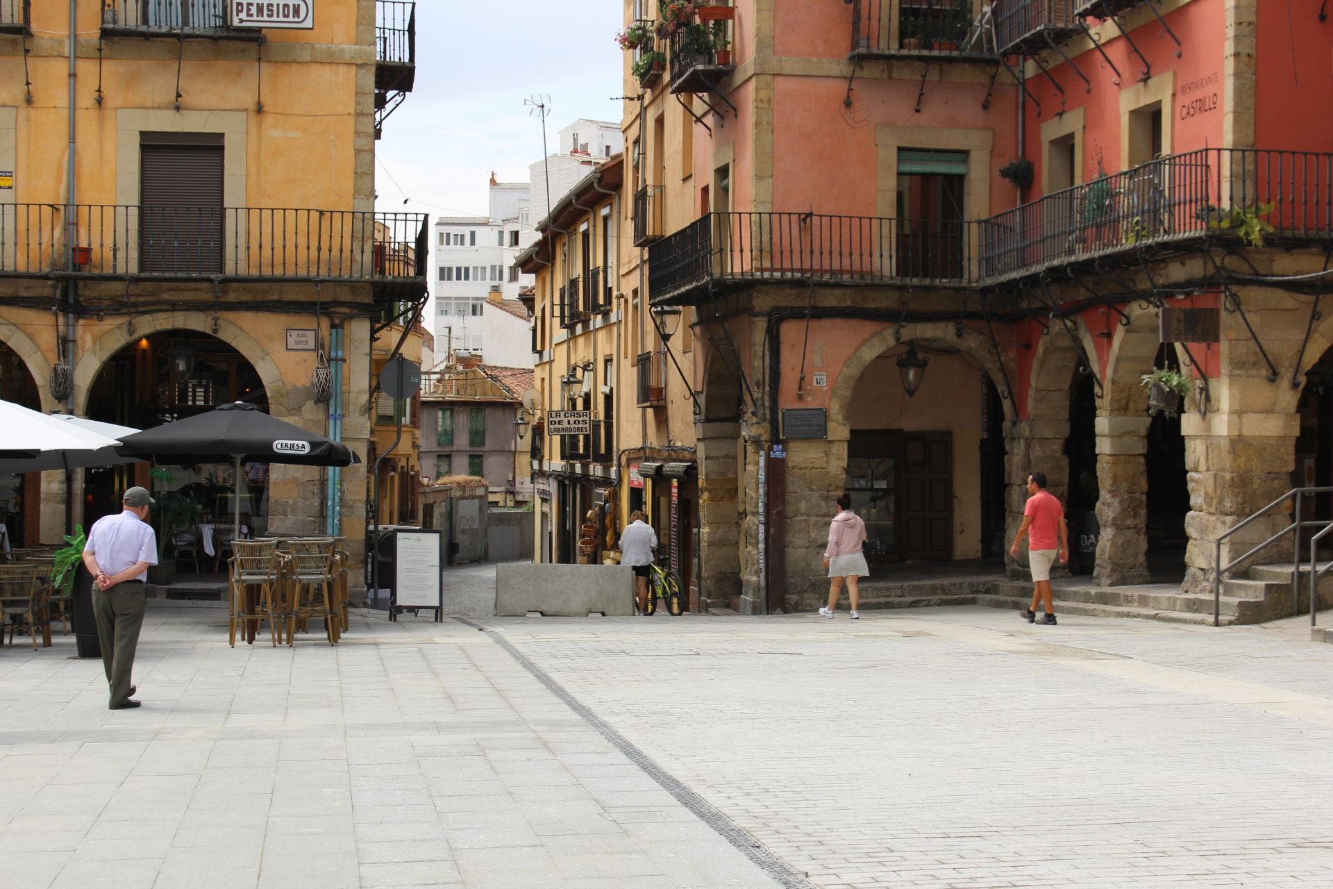 Así está la plaza Mayor de León antes de fiestas