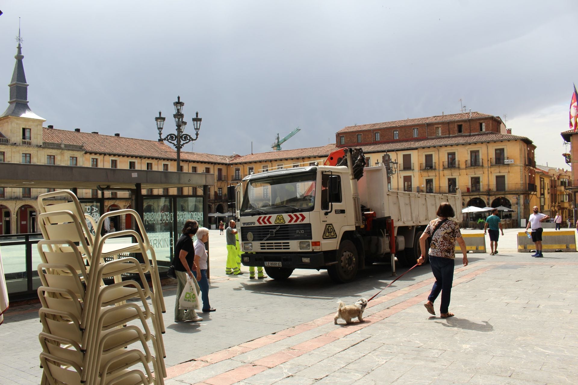 Así está la plaza Mayor de León antes de fiestas
