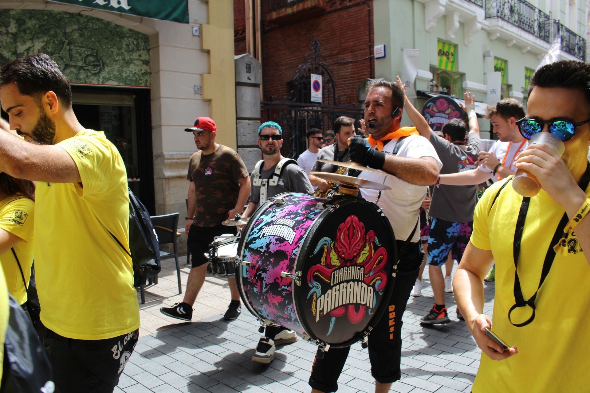 Las imágenes del desfile de peñas en León