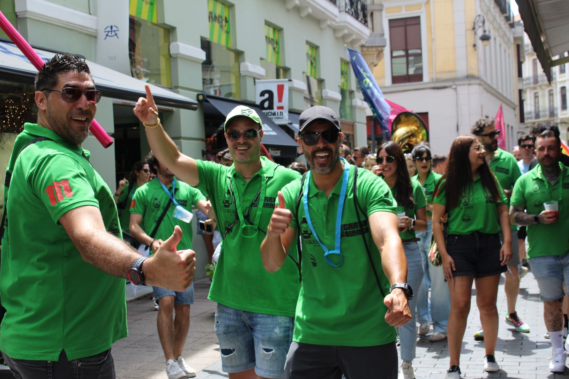 Las imágenes del desfile de peñas en León