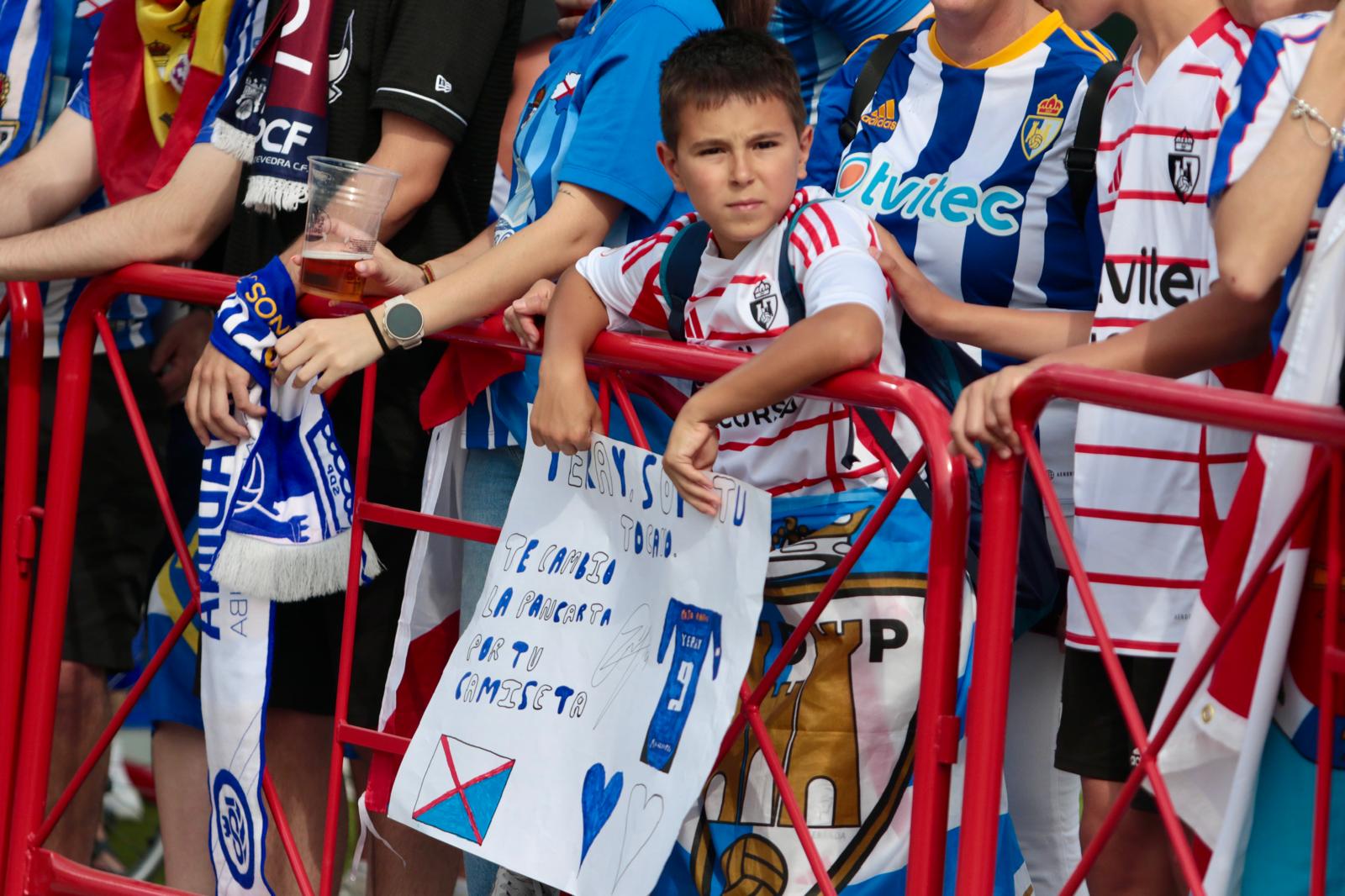 Las imágenes del recibimiento a la Deportiva en El Toralín
