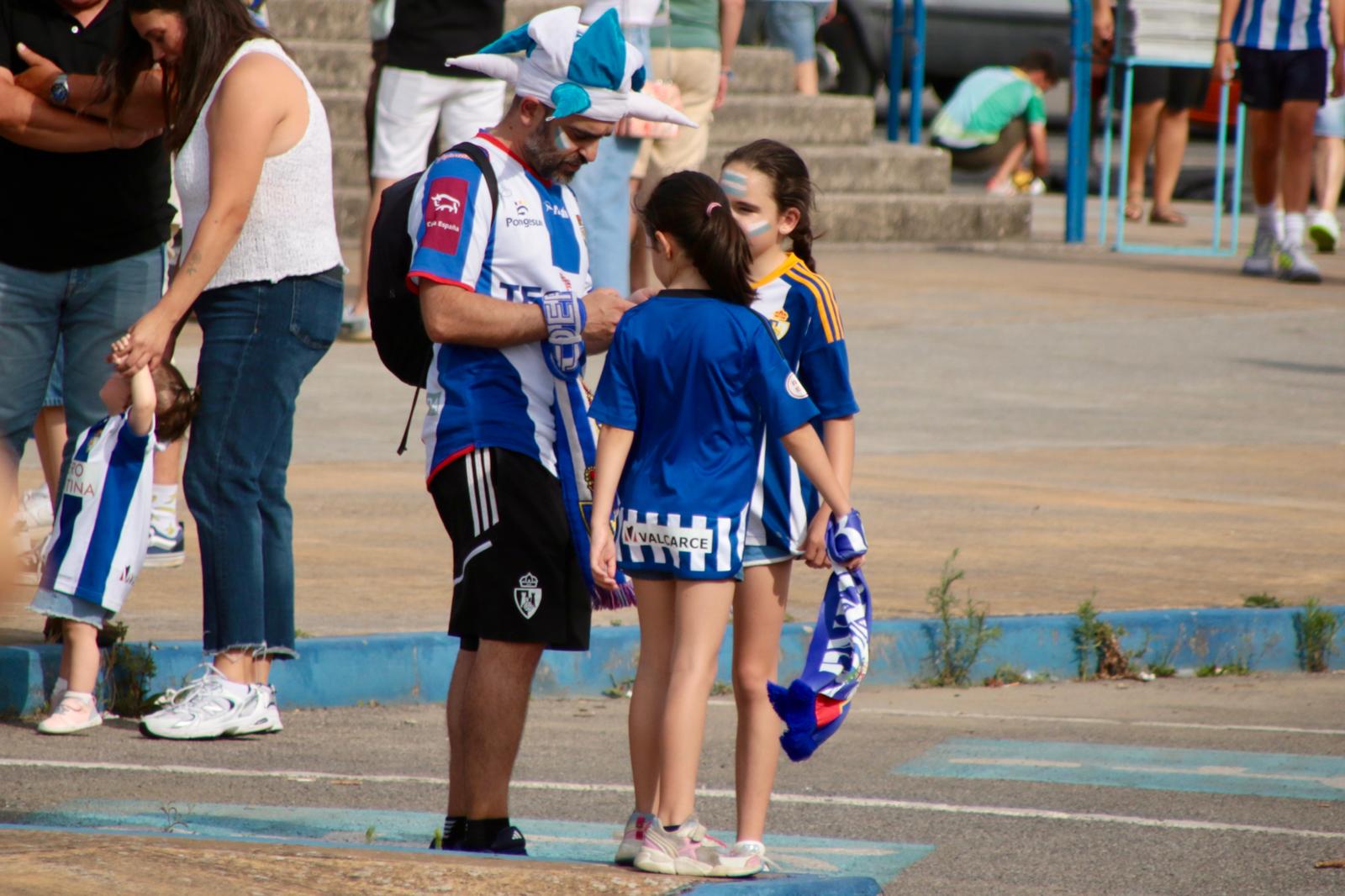 Las imágenes del recibimiento a la Deportiva en El Toralín