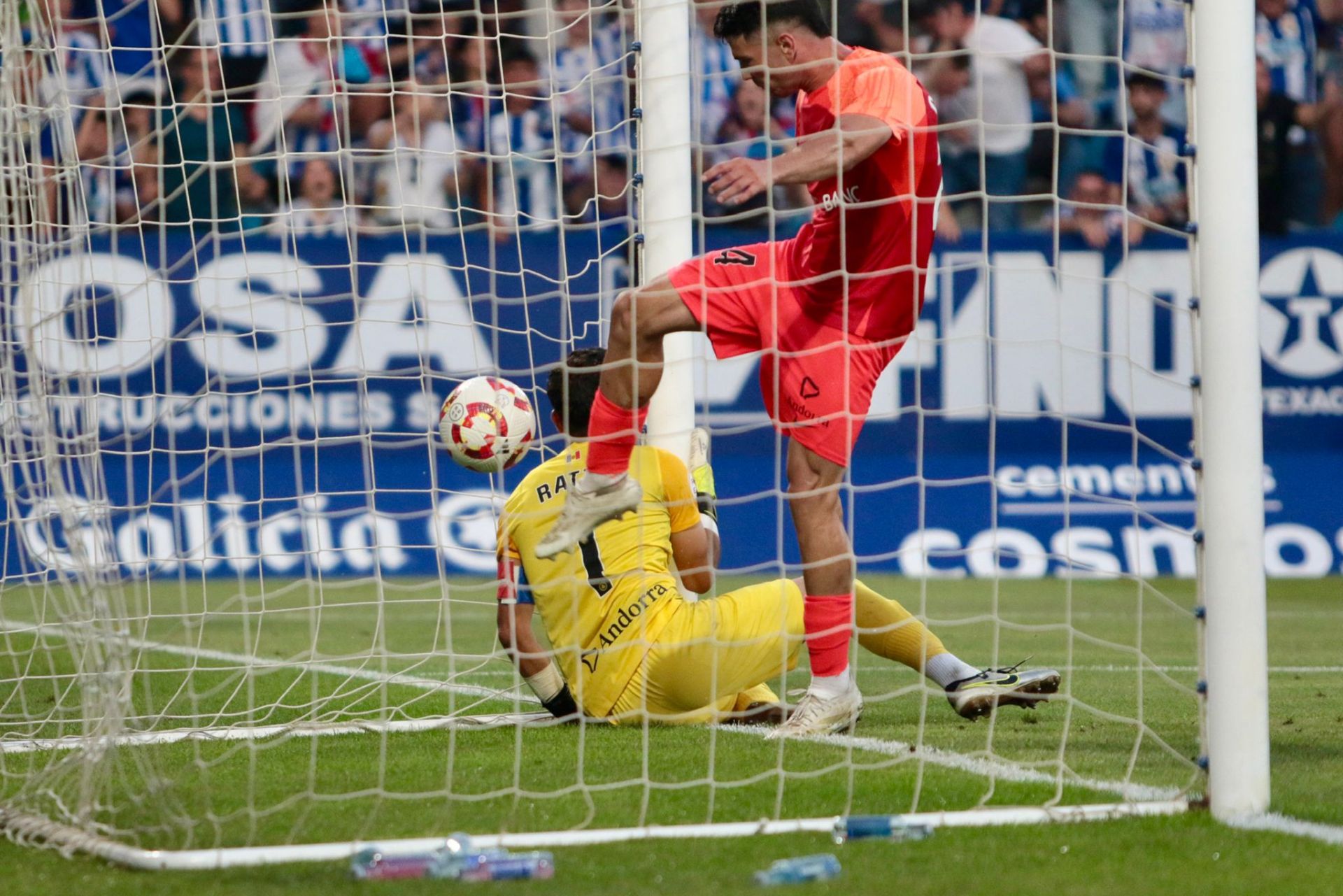 Las imágenes del cruel desenlace de la Deportiva ante el Andorra