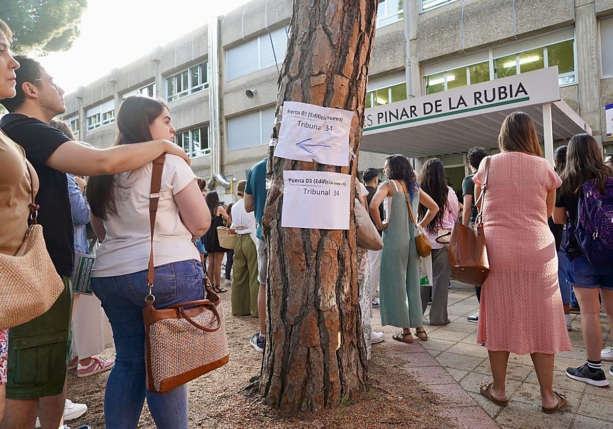 Celebración de los exámenes a profesor.