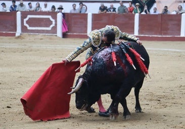 Puerta grande para Morante y El Fandi, mientras Cayetano se despide en silencio