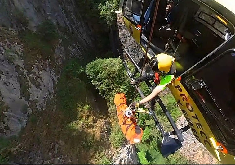 Imagen del rescate en Valporquero.