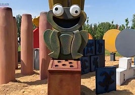 La rana, uno de los detalles de la hoguera de San Juan.