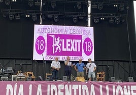 Txebe, José Benito Mateos Pascual, agradeciendo el reconocimiento a su familia y, en especial, a su madre.