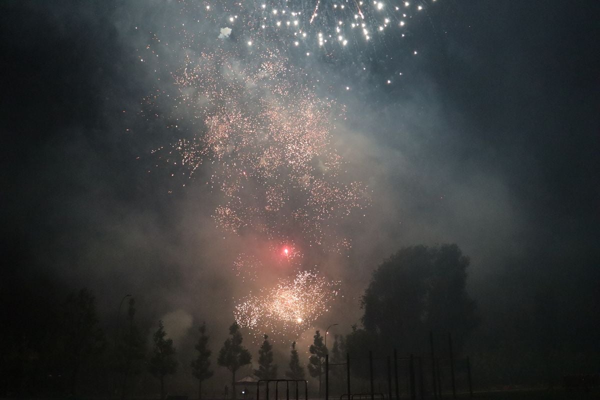 Las mejores imágenes de los fuegos artificiales de la noche de San Juan