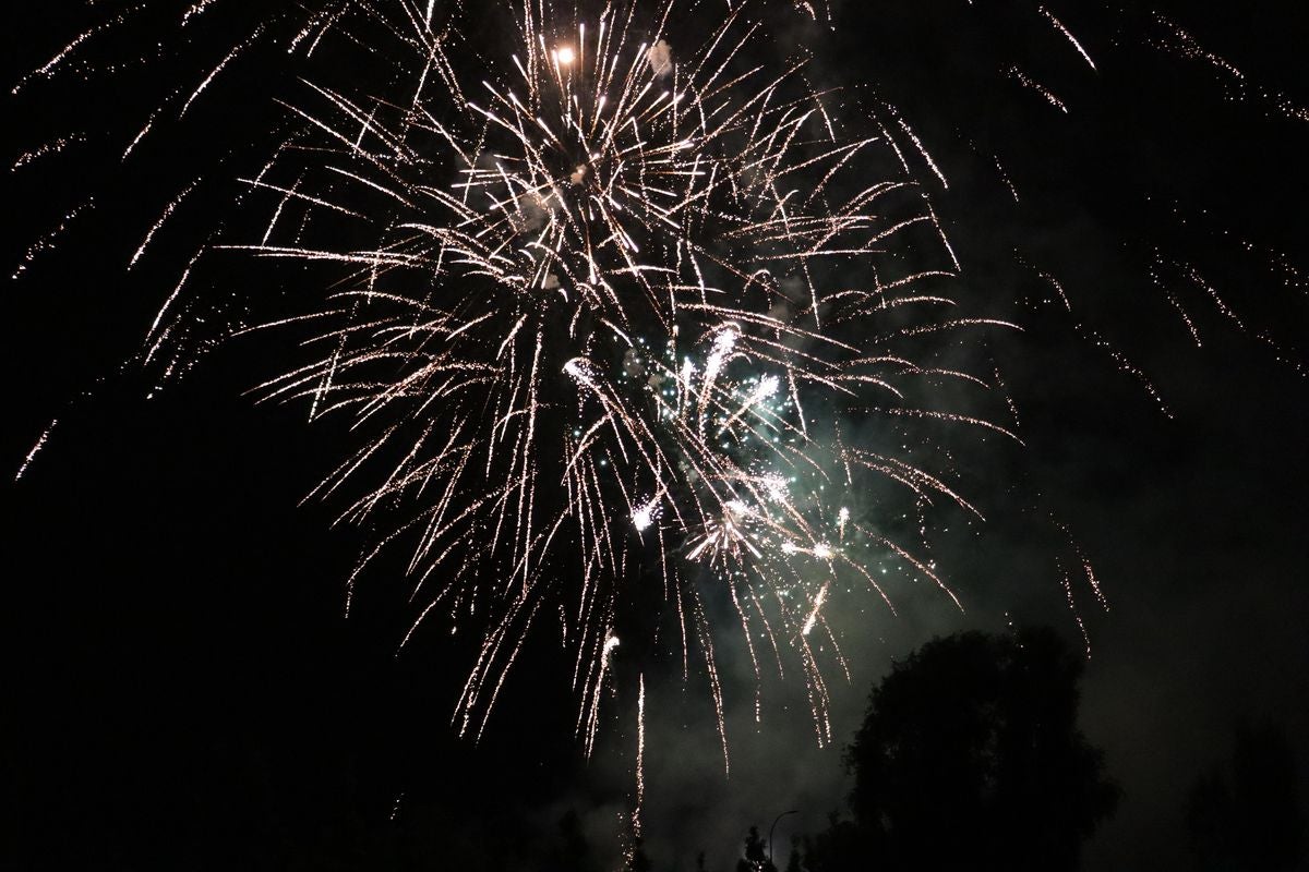 Las mejores imágenes de los fuegos artificiales de la noche de San Juan