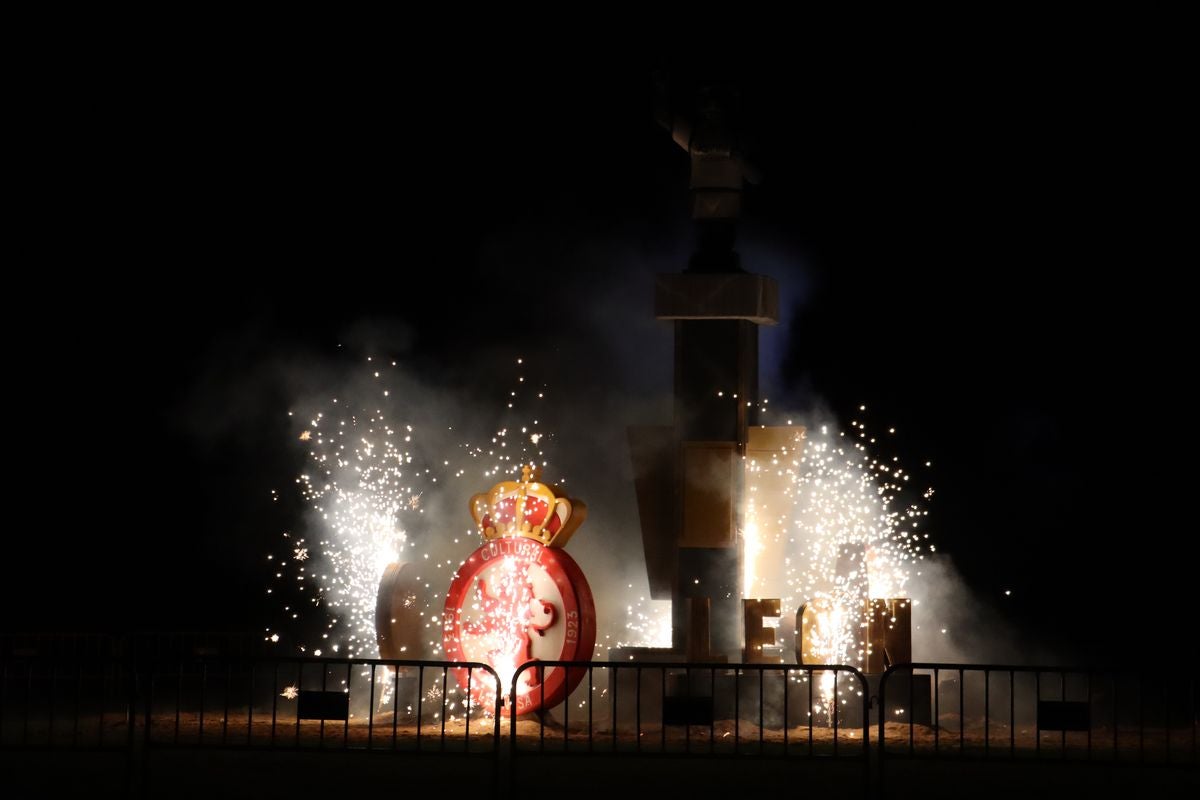 Las mejores imágenes de la hoguera de San Juan en León